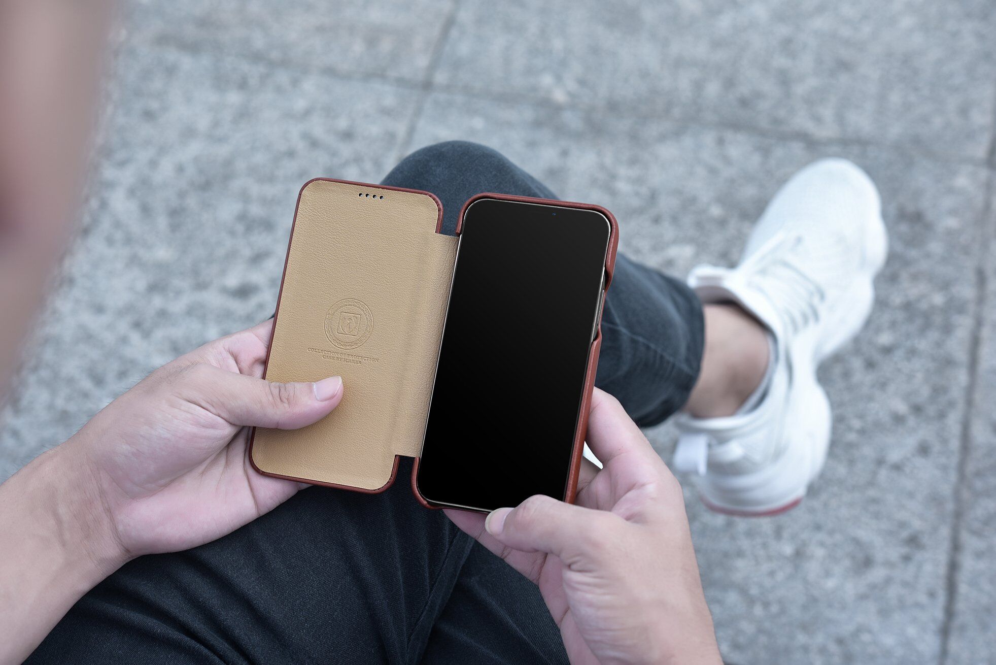 Icarer usnjeni flip etui za iPhone 11 - kakavovo rjava