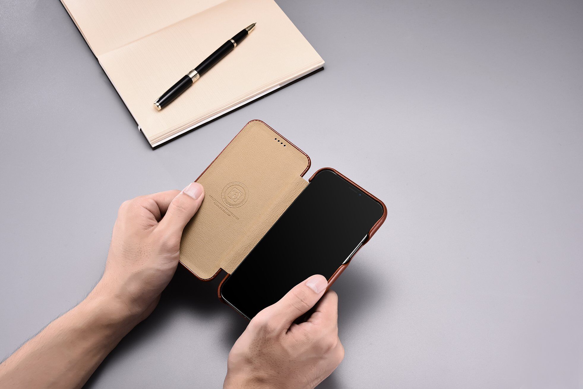 Icarer usnjeni flip etui za iPhone 11 - kakavovo rjava