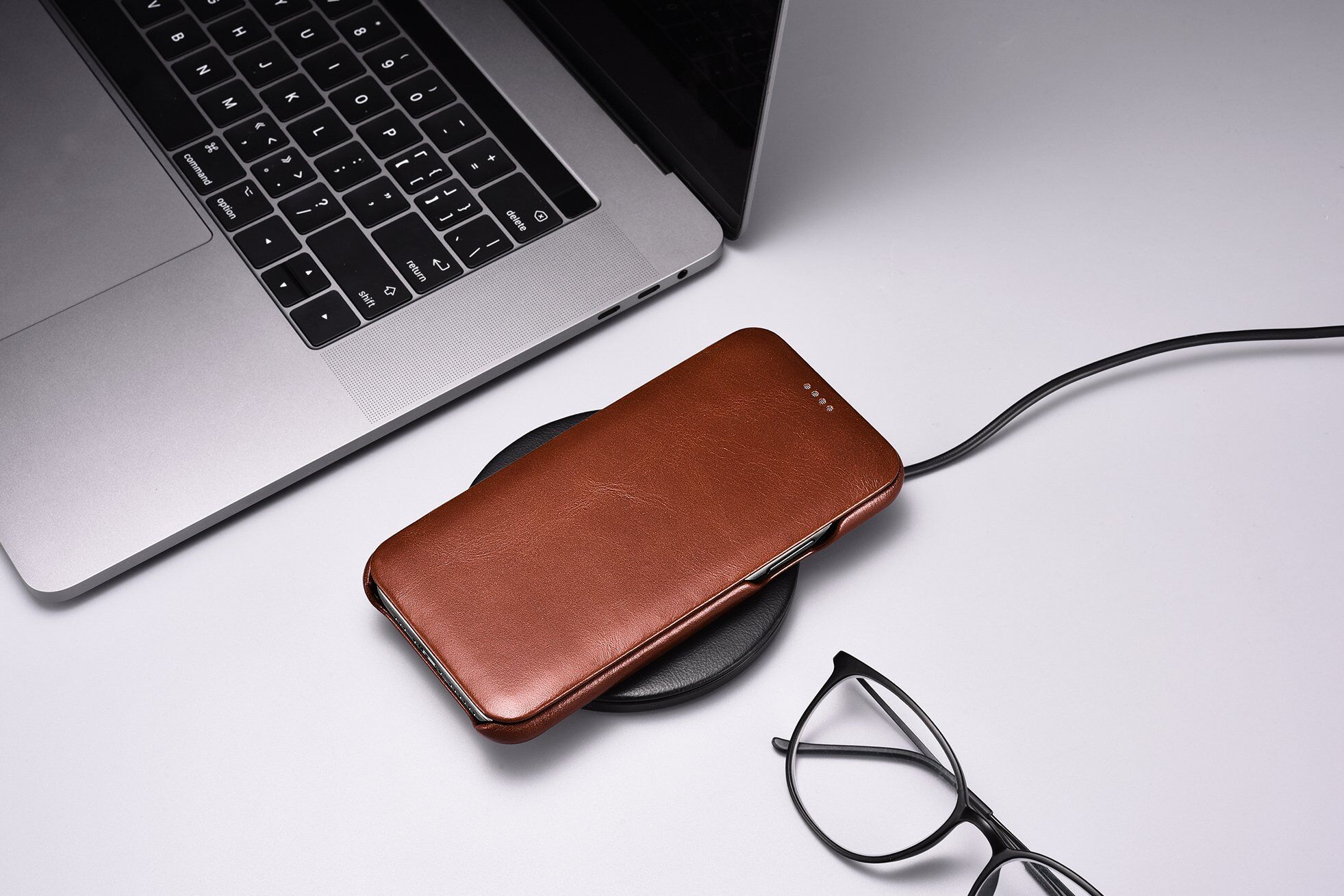 Icarer usnjeni flip etui za iPhone 11 Pro Max - kakavovo rjava