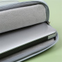 D6 praktična torba za MacBook do 16” - črna