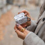 Burga ovitek z vzorcem in karabinom za AirPods Pro 3 - Almond Latte