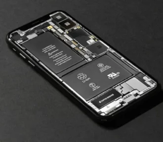 Apple razvija nov sistem za zamenjavo baterije iPhona, ki bo bistveno lažji!