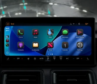 CarPlay bo prinesel največjo spremembo sistema iOS 26 od&nbsp;njegove uvedbe leta 2014! Nova oblika, nove funkcije in manj motenj med vožnjo!