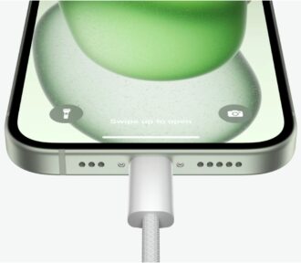 Navodila: Kako uporabiti iPhone kot powerbanko in z&nbsp;njim napolniti slušalke AirPods, Apple Watch ali morda drugi iPhone?