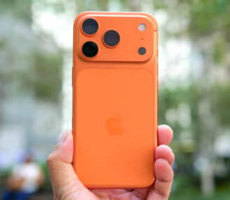 iPhone&nbsp;17 Pro Max po&nbsp;mesecu uporabe: velik zaslon, dolga življenjska doba baterije, manjše pomanjkljivosti